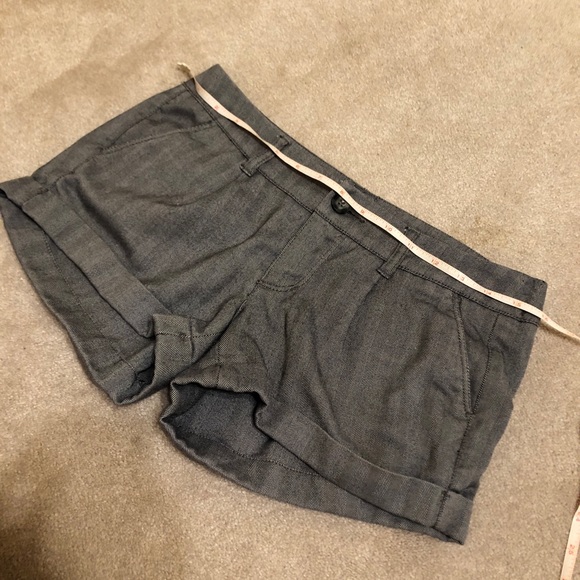[SOLD] AEO Pinstripes Smoke Color Shorts W24/25 - Picture 2 of 6